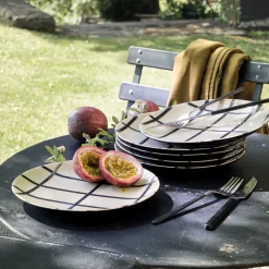 Assiette à dessert rayée en grès D21,6cm - blanc