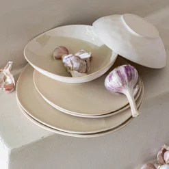 Assiette creuse inclinée en grès D19cm - blanc ventoux