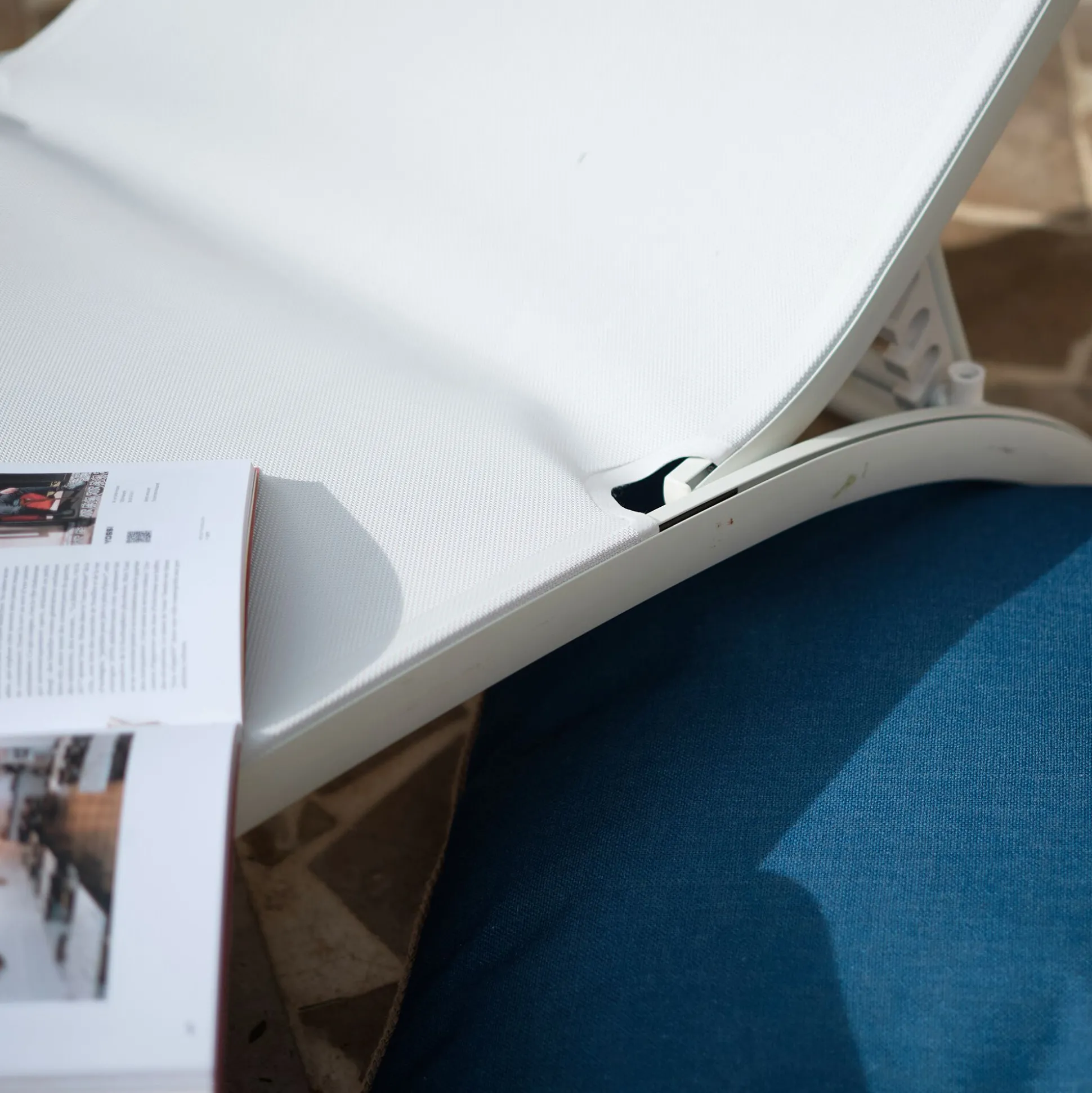 Bain de soleil en aluminium et textilène - blanc