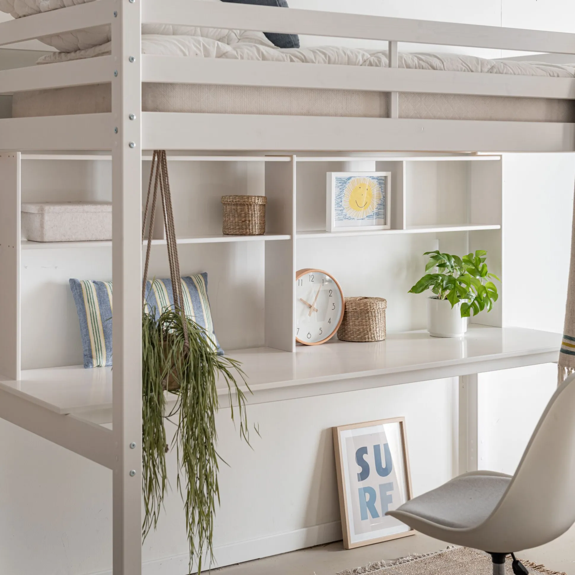 Bureau enfant en pin avec étagère - blanc