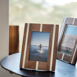 Cadre à poser rayé en bois 16x22cm - bois foncé