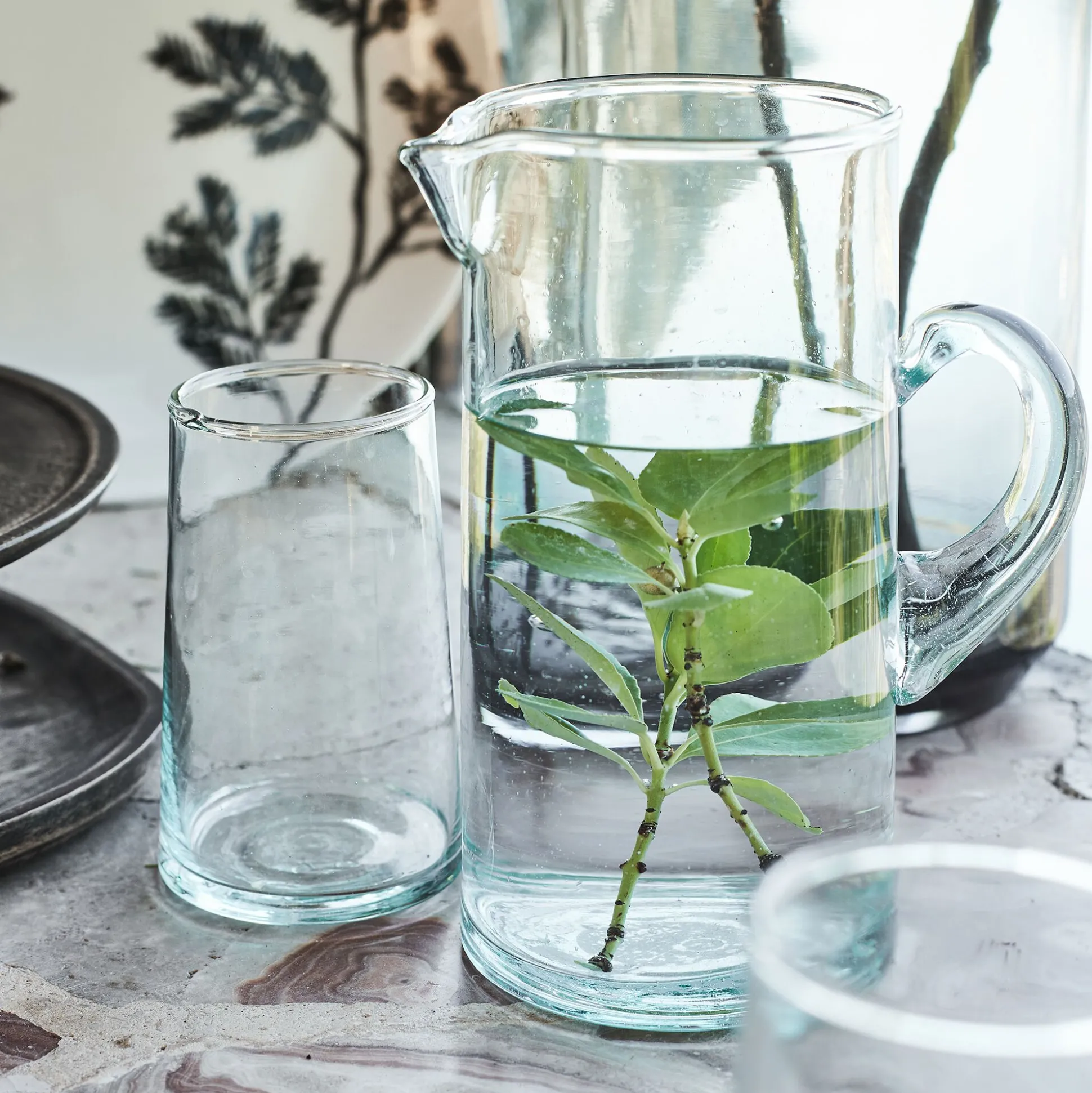 Carafe avec anse en verre recyclé 1,1L - transparent