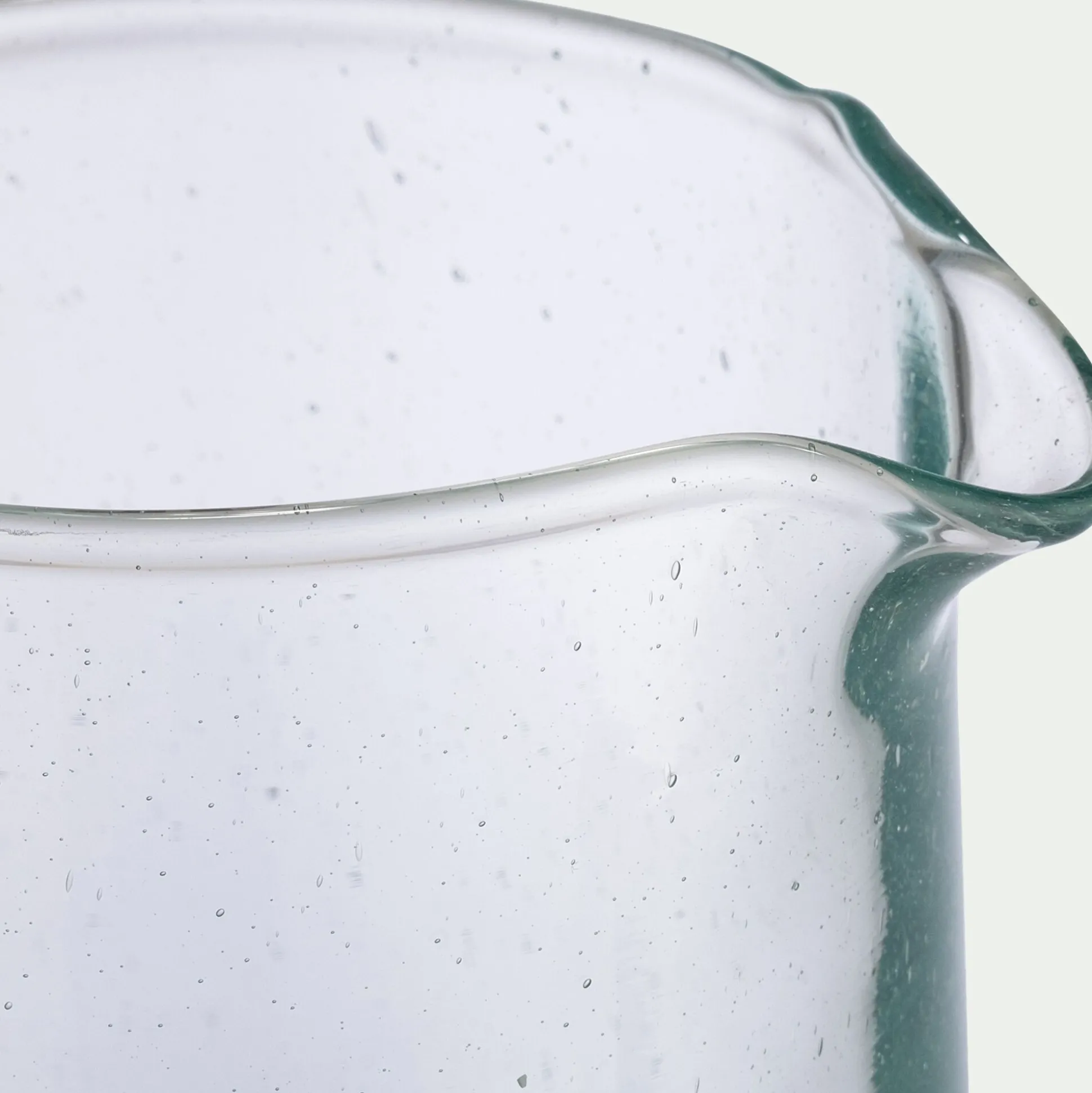 Carafe avec anse en verre recyclé 1,1L - transparent