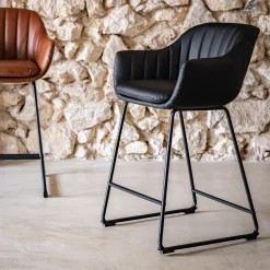 Chaise de bar avec accoudoirs en polyuréthane - noir