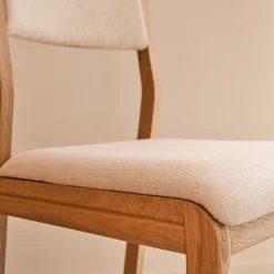 Chaise de repas en chêne massif et tissu - blanc écru