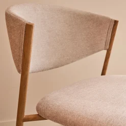Chaise de repas épurée en tissu - beige
