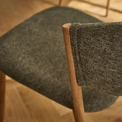 Chaise de repas épurée en tissu - vert