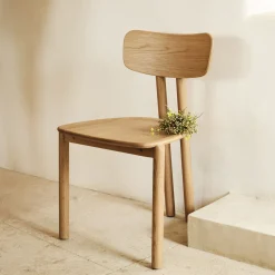 Chaise en chêne massif sans accoudoirs - bois clair