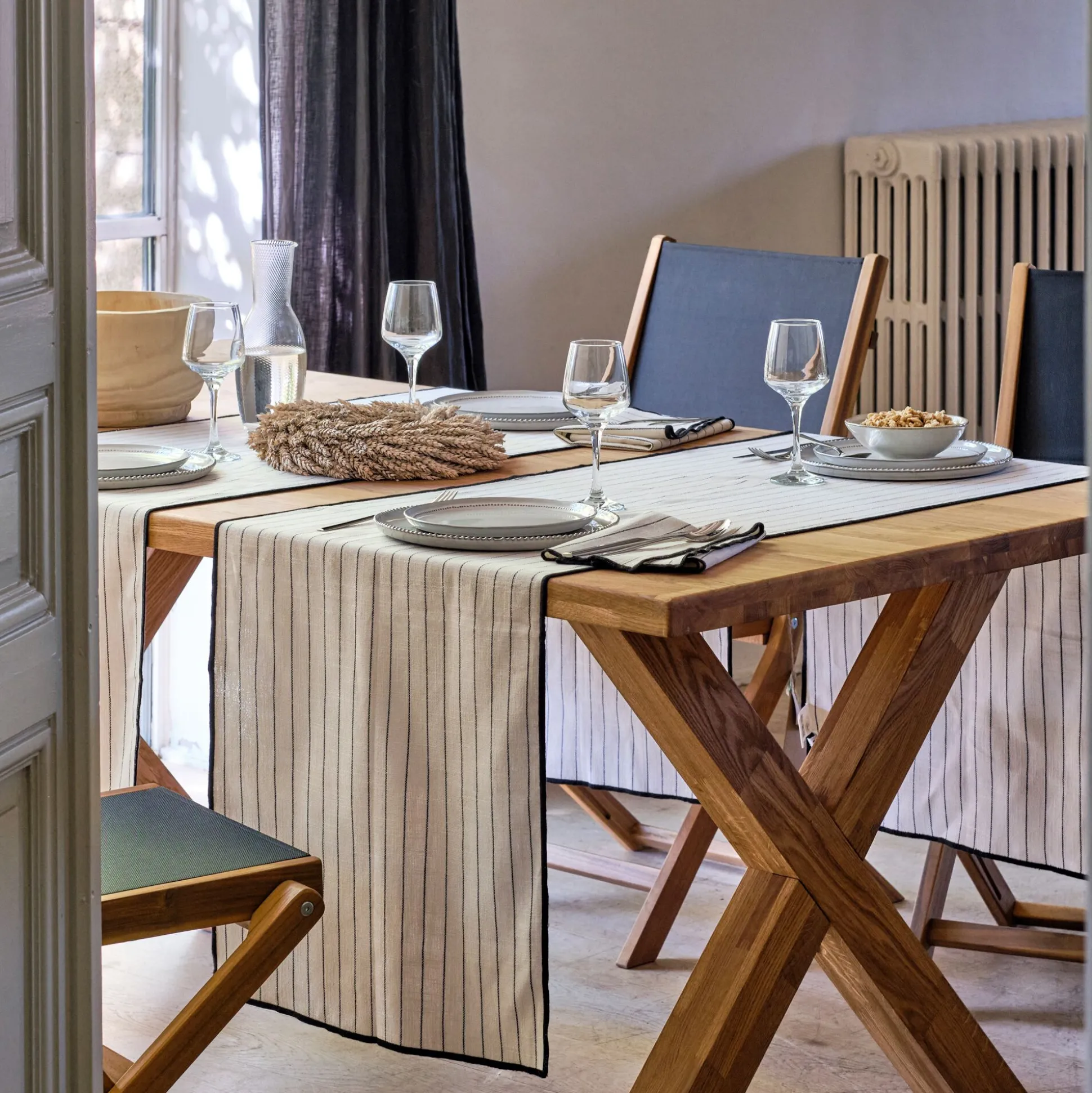 Chemin de table en coton blanc et noir 50x200cm