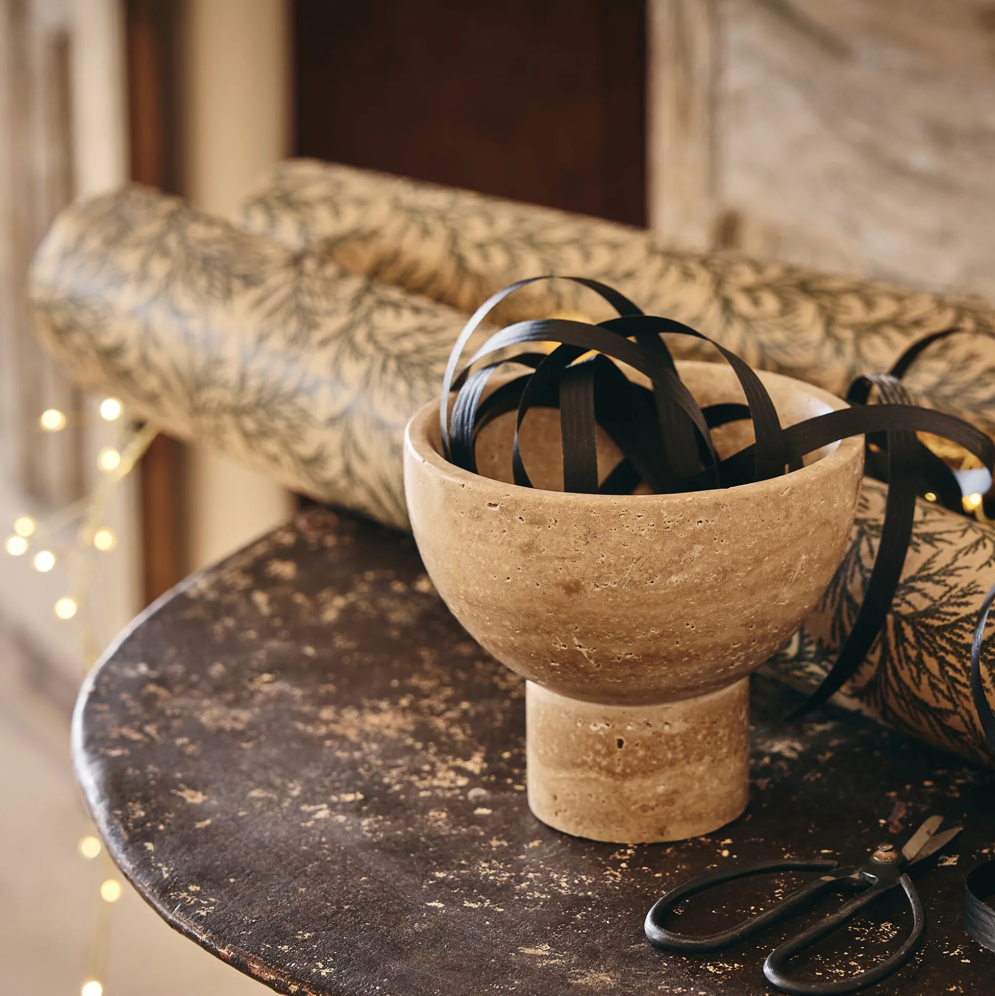 Coupe décorative en travertin D13,6xH11,5cm - naturel