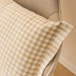Coussin à carreaux en coton finition volant 30x50cm - beige