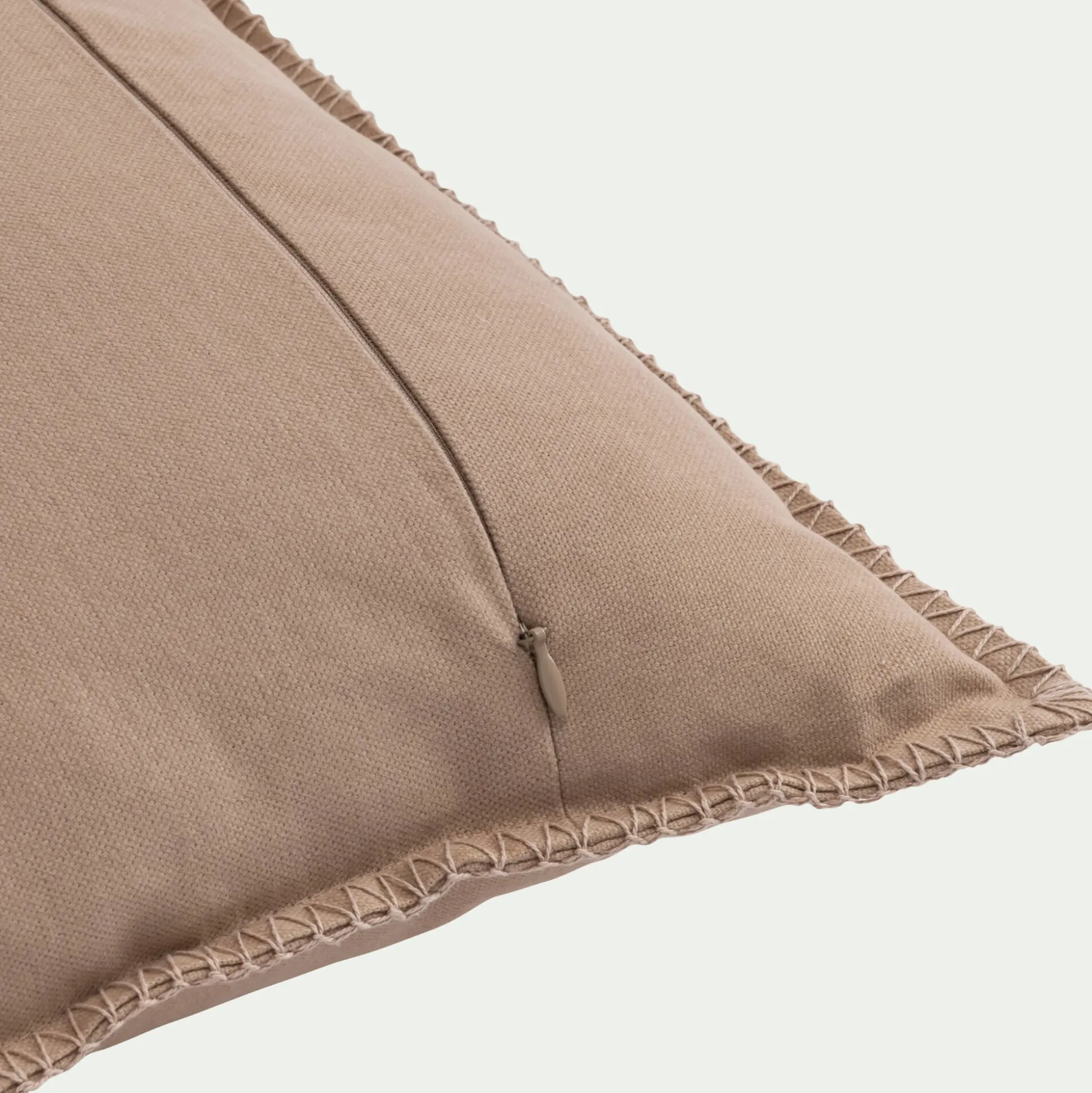 Coussin brodé en coton 45x45cm - beige corde