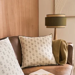 Coussin en coton motif amande finition point bourdon noir 45x45cm - vert