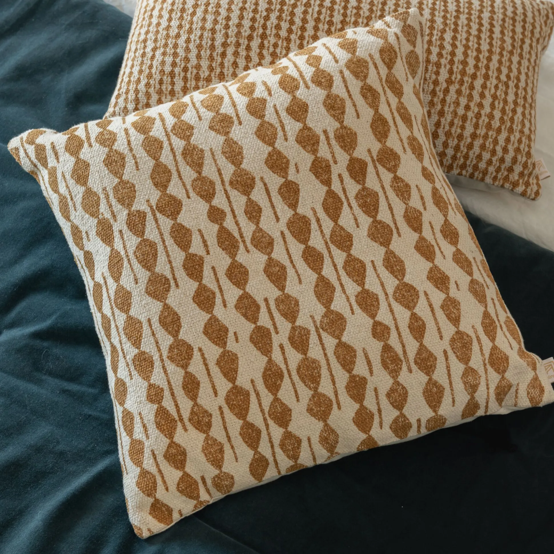 Coussin ethnique en coton 45x45cm - beige nèfle