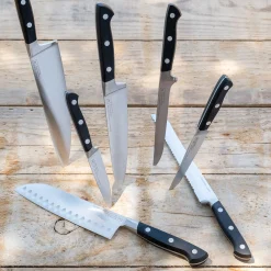 Couteau de cuisine forgé avec lame 17cm en métal