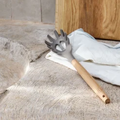 Cuillère à spaghettis en bois et silicone - brun terre ombre