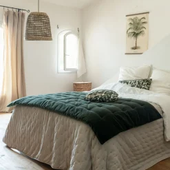 Édredon en velours de coton 100x180cm surpiquage pompons - vert cèdre