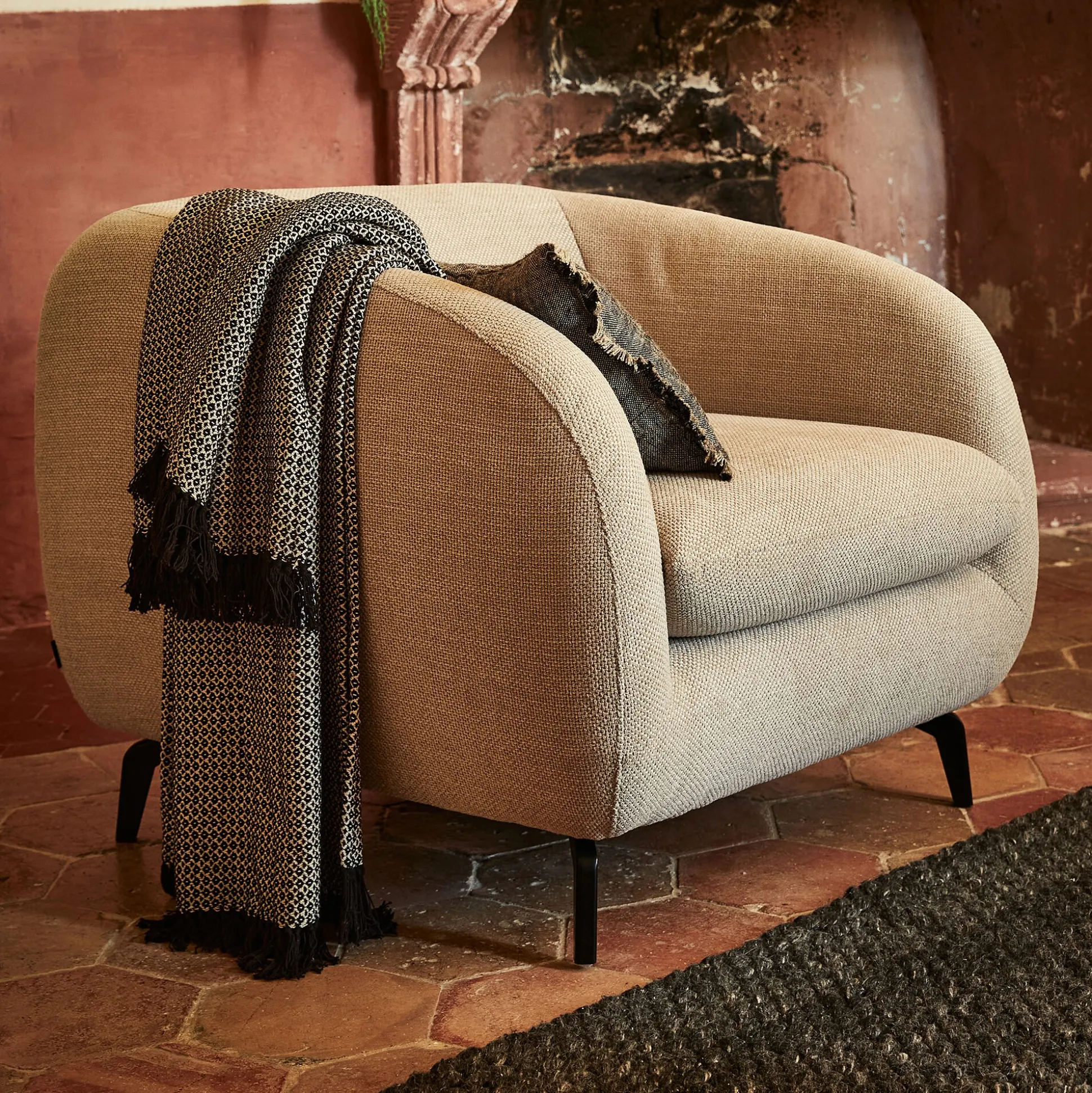 Fauteuil en tissu tramé piétement noir - beige roucas