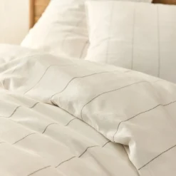 Housse de couette 240x220cm et 2 taies d'oreiller 65x65cm en flanelle de coton à rayures - blanc