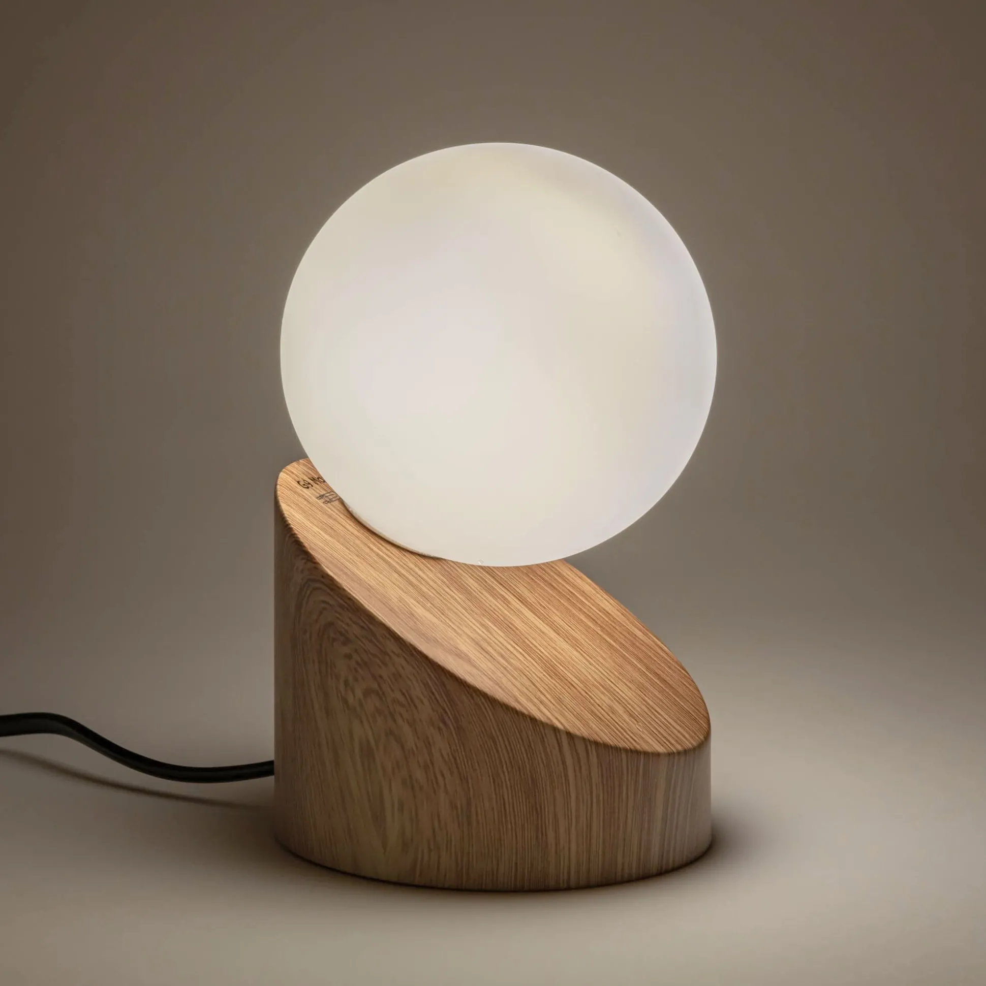 Lampe à poser tactile en fer effet bois clair H16cm- naturel
