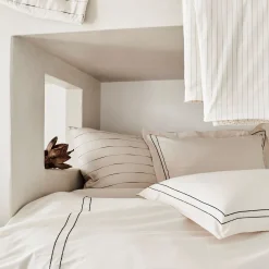 Lot de 2 taies d'oreiller en coton brodé 65x65cm - blanc