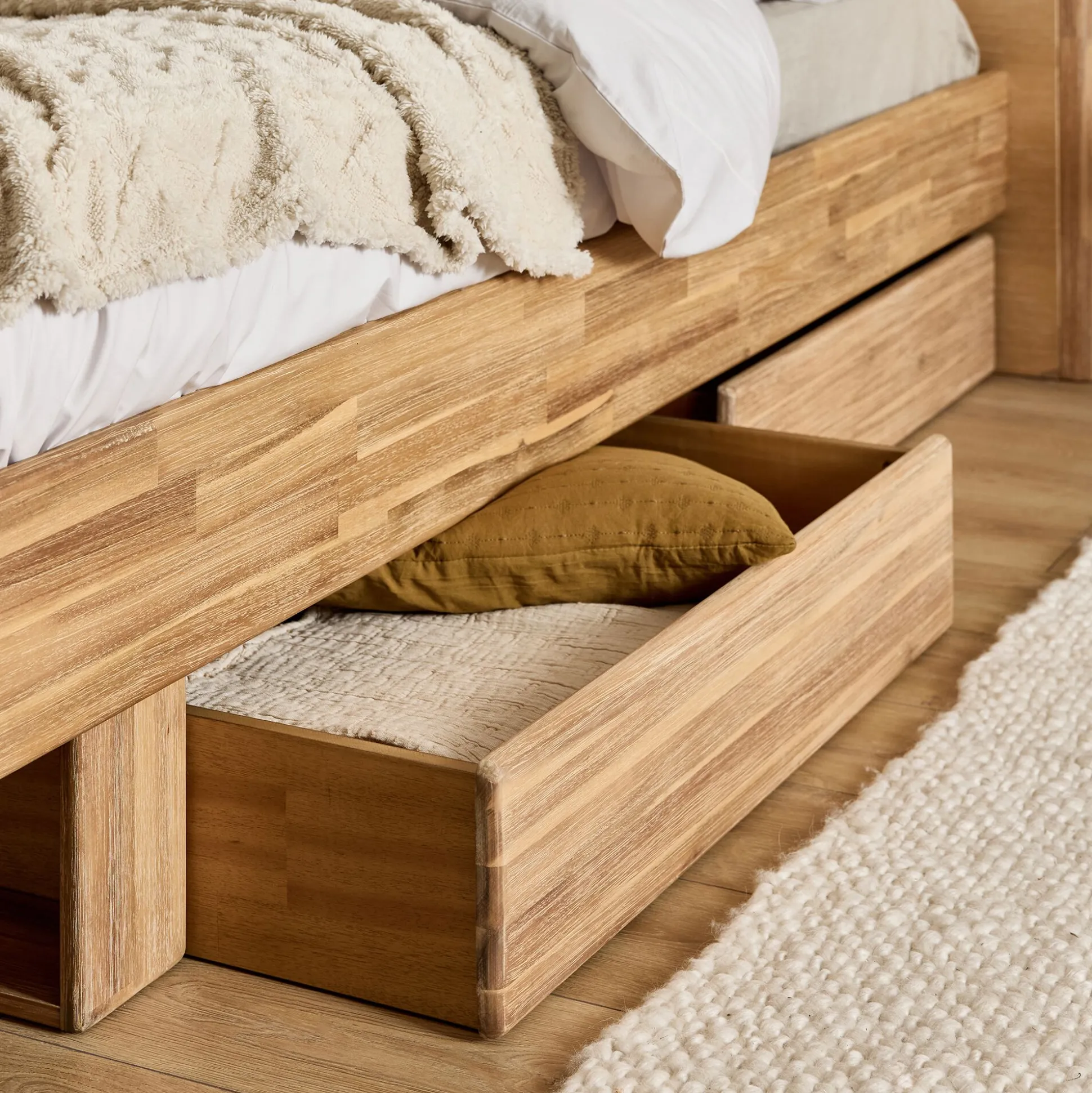 Lot de deux tiroirs de rangement en bois pour lit CORCOVADO - bois clair