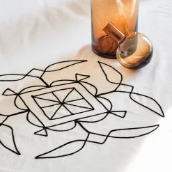 Nappe en coton brodée - écru 140x250cm