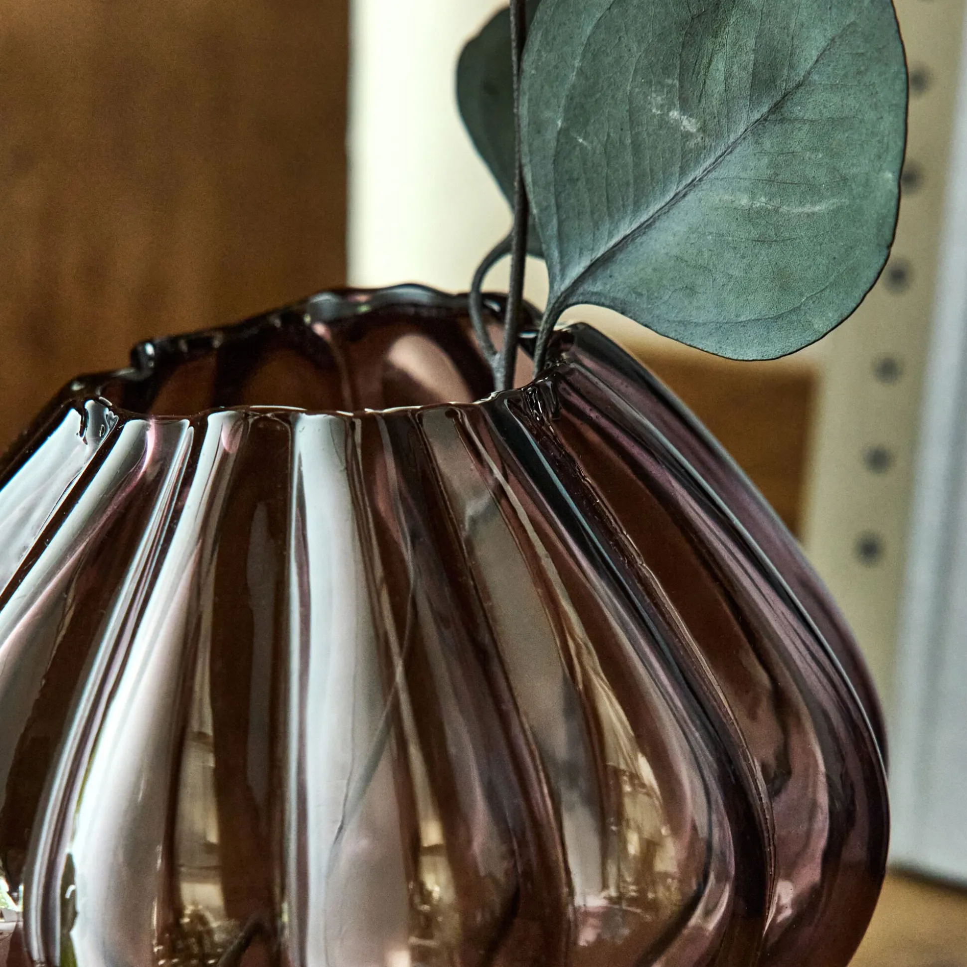 Petit vase en verre h12,3cm - violet