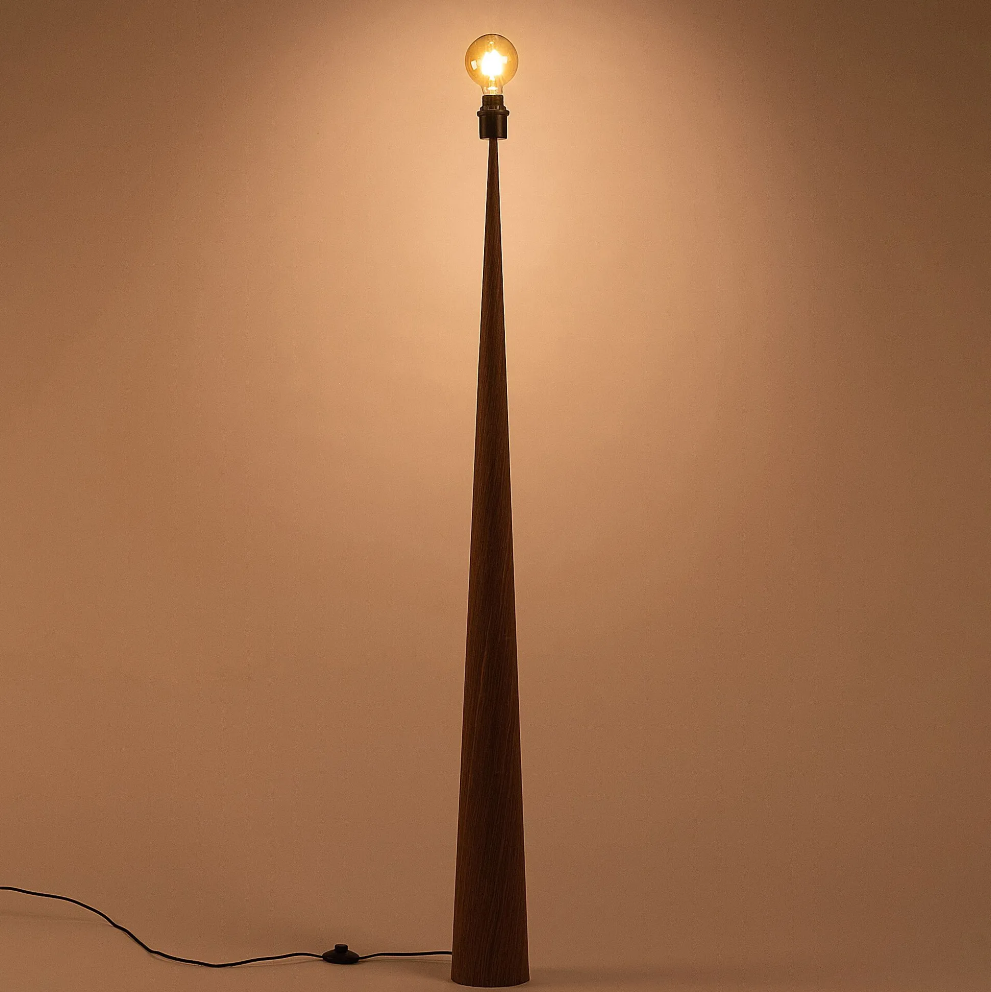 Pied de lampadaire en métal effet bois H157cm - bois foncé