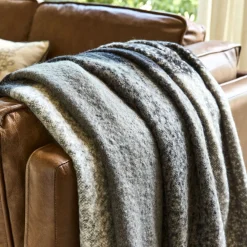 Plaid à carreaux en acrylique 130x170cm - noir et blanc