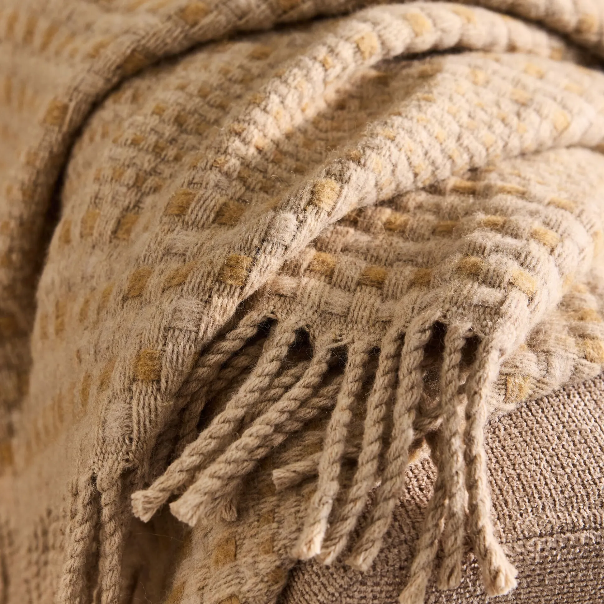 Plaid en laine recyclée à carreaux finition franges 130x170cm - marron