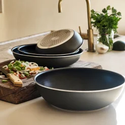 Poêle en aluminium noir D24cm