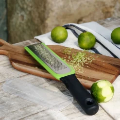 Râpe zesteur en inox - noir