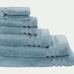 Serviette de bain bouclette en coton - bleu autan 50x100cm