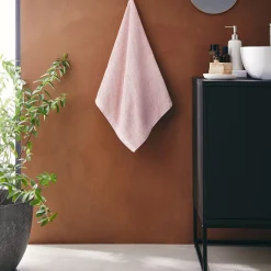 Serviette de toilette en bouclettes de coton bio - rose rosa 50x90cm