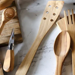 Spatule galbée trouée en bois d'olivier L30.5cm