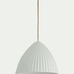 Suspension électrifiée en porcelaine striée D29,3cm - blanc