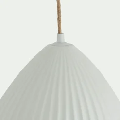 Suspension électrifiée en porcelaine striée D29,3cm - blanc