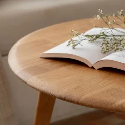 Table basse ronde en chêne massif - bois clair