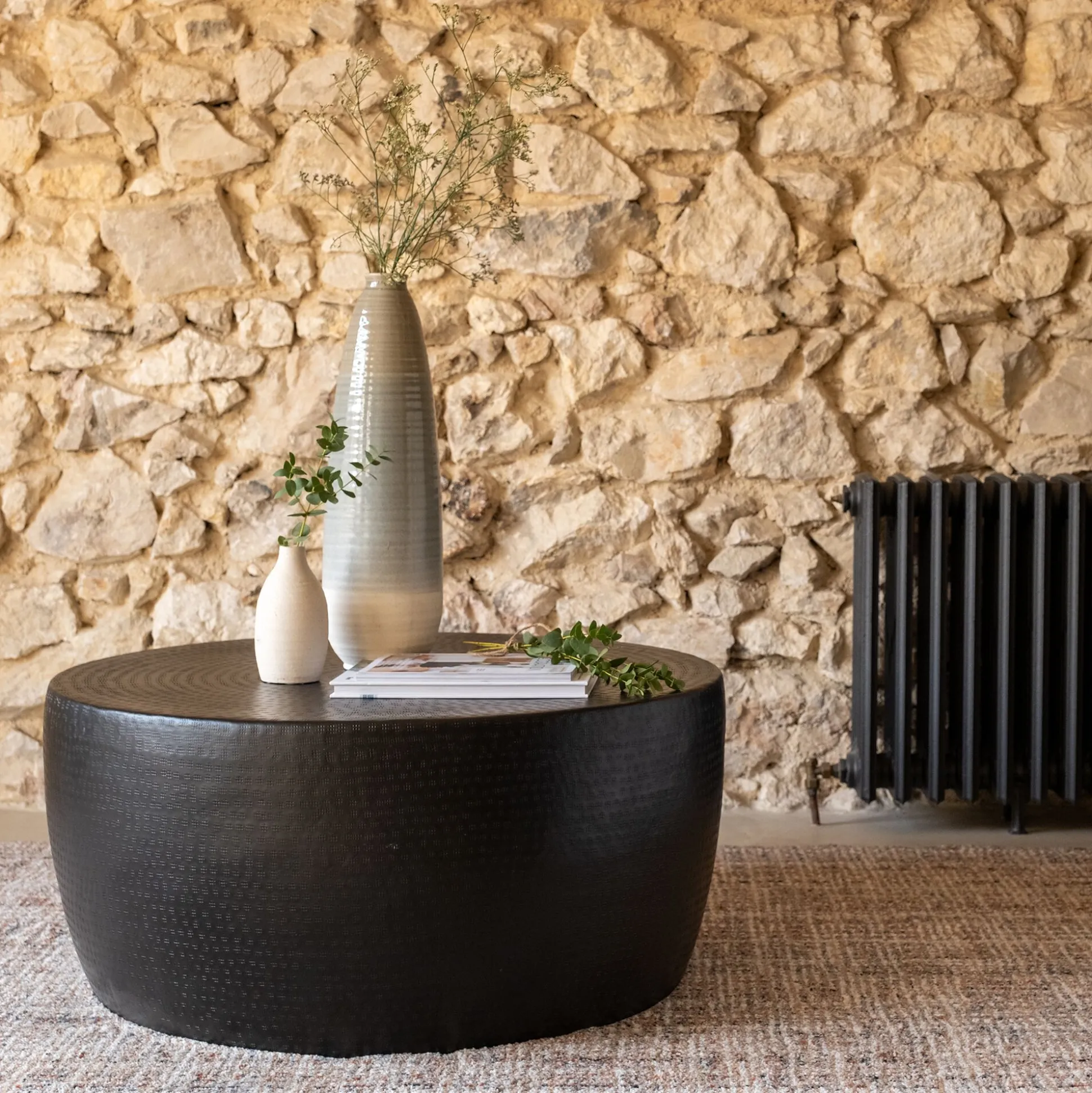 Table basse ronde en tôle d'aluminium D90xH42cm - noir