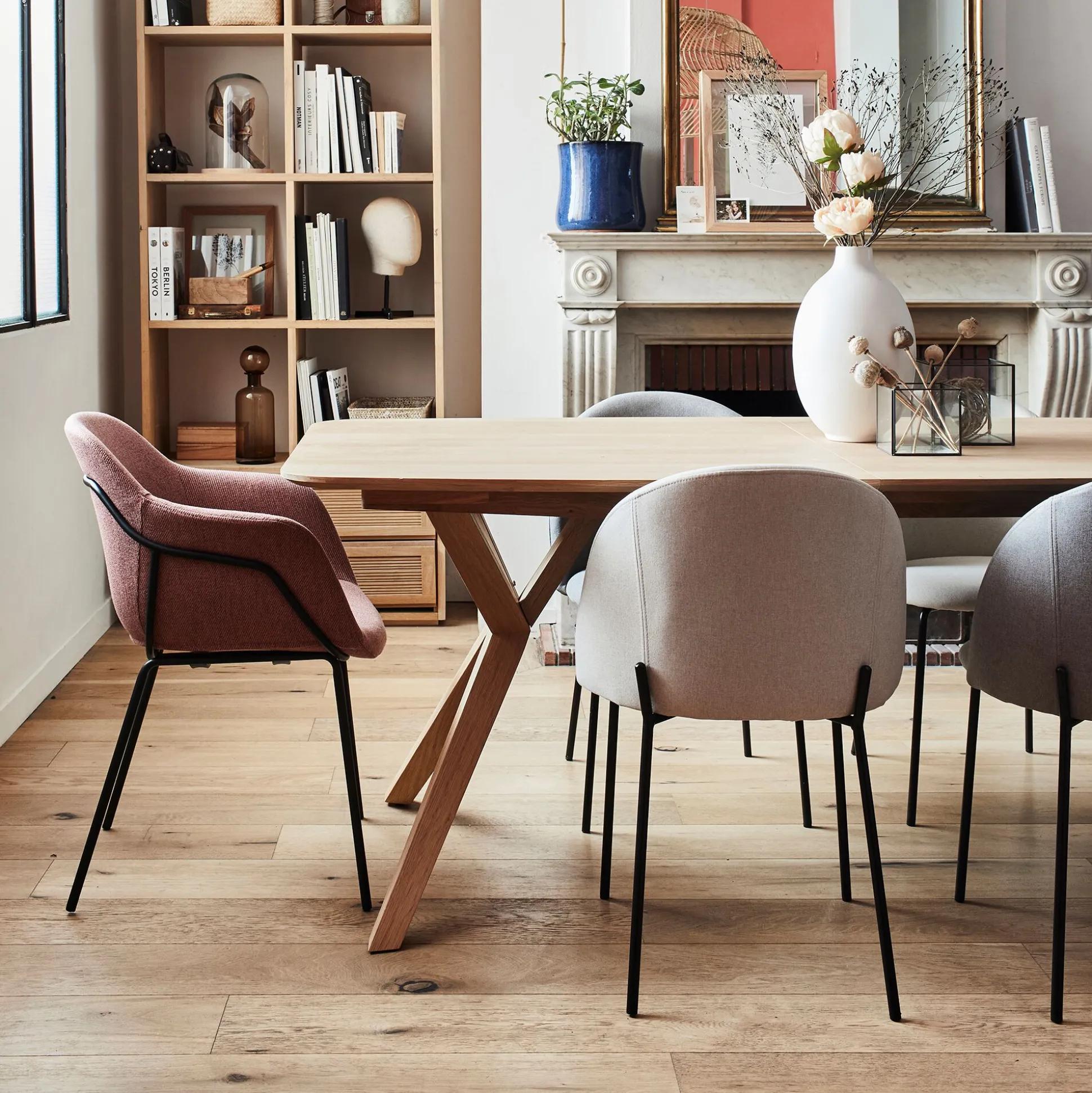 Table de repas extensible plaquée chêne - bois clair (8 à 10 places)