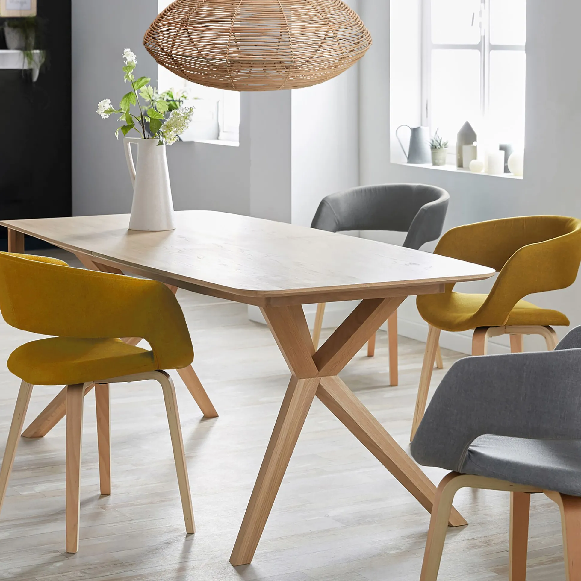 Table de repas extensible plaquée chêne - bois clair (8 à 10 places)