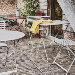 Table de repas jardin pliante en acier - vert olivier (2 places)