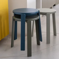 Tabouret bas en bois de frêne H45cm - bleu figuerolles