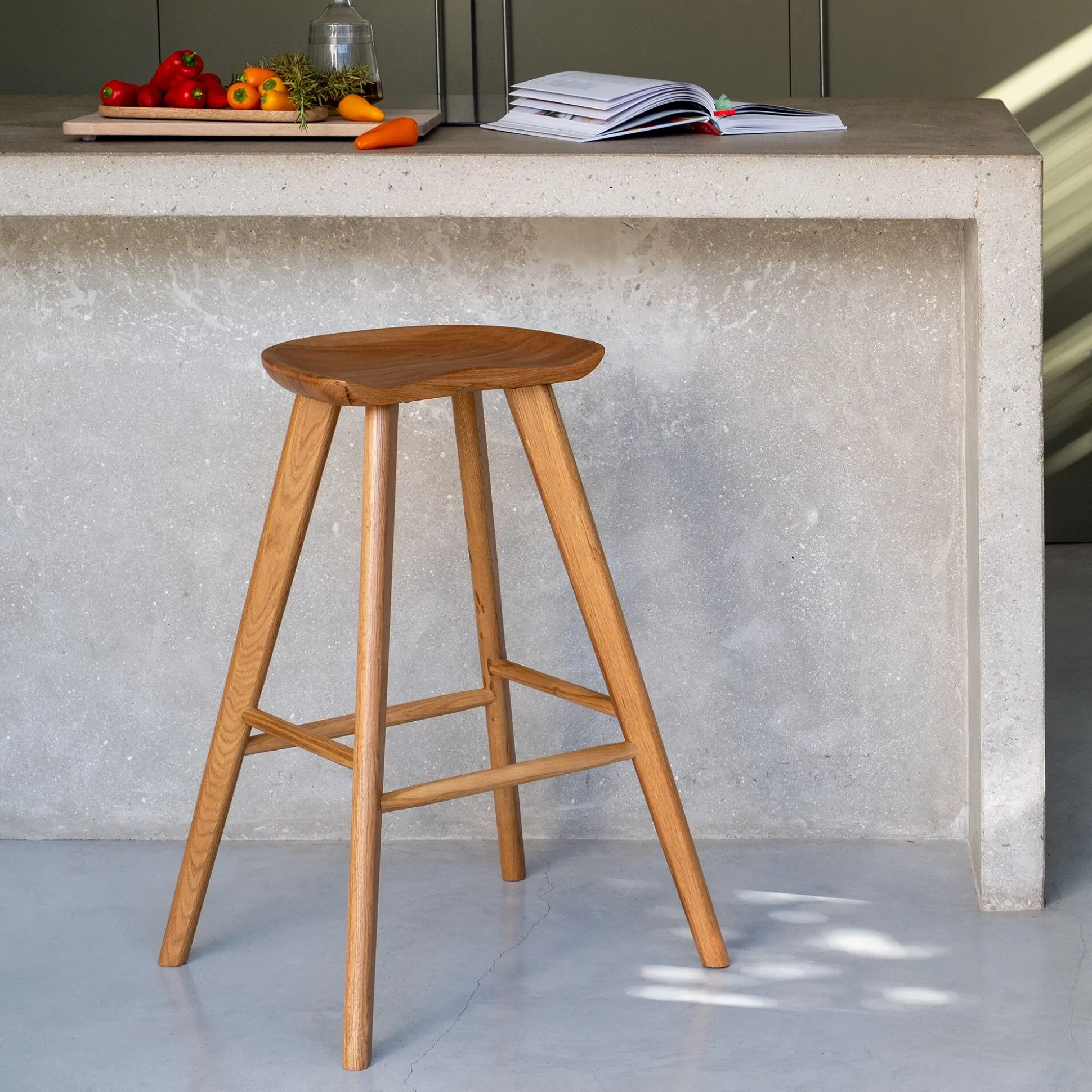 Tabouret de bar en chêne massif H75cm - naturel