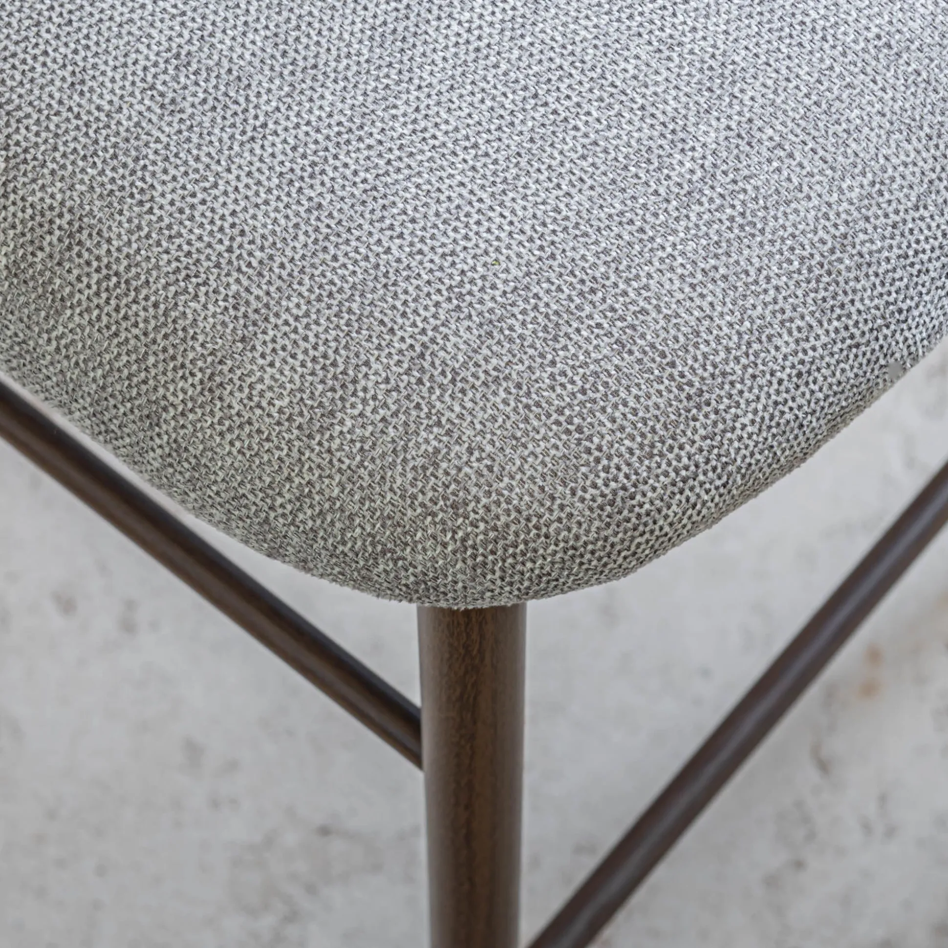 Tabouret haut de repas en tissu H66cm - gris