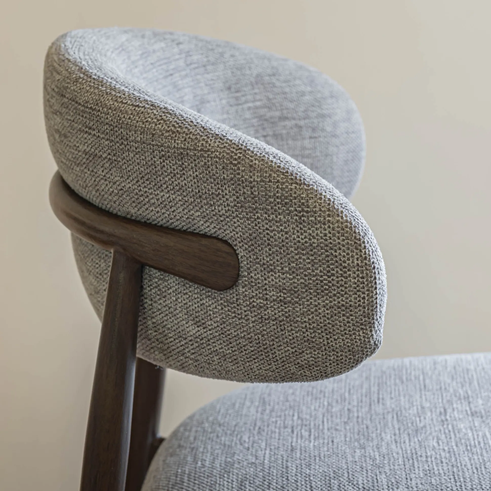 Tabouret haut de repas en tissu H66cm - gris