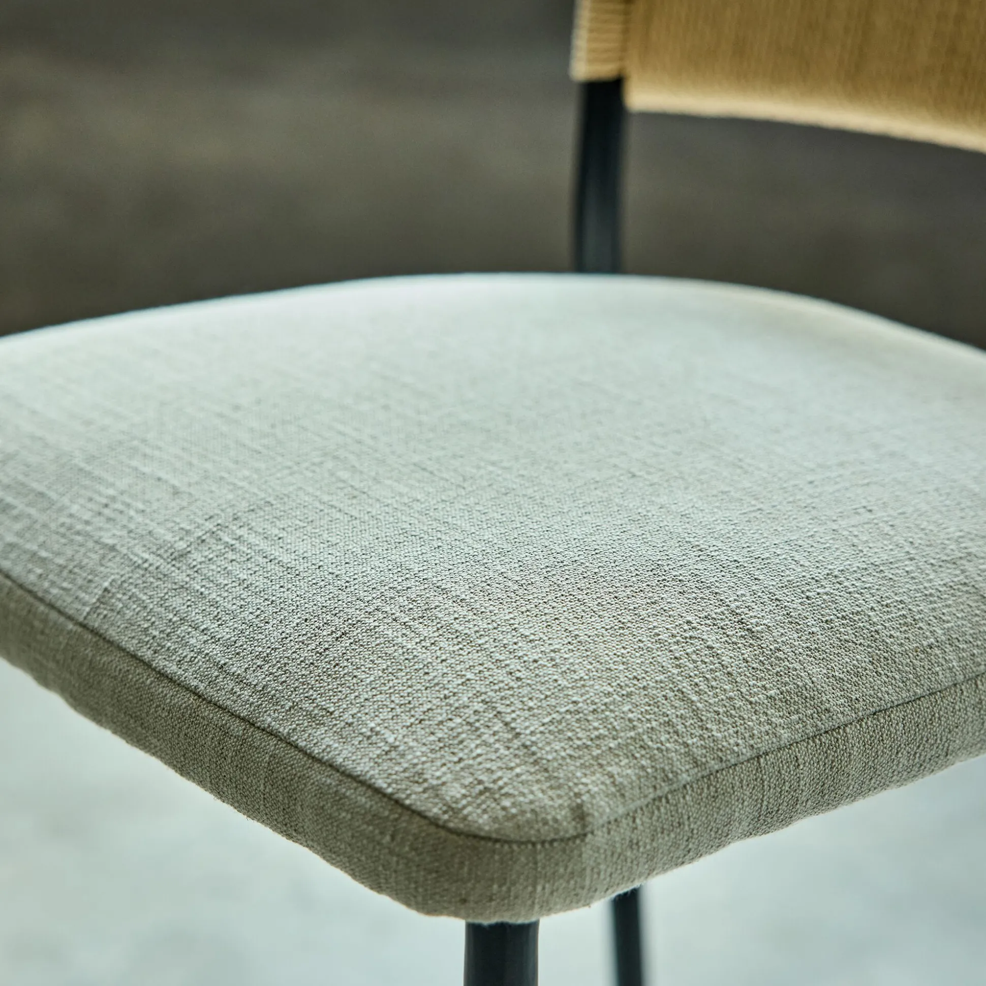 Tabouret haut de repas en corde et tissu H75cm - blanc écru