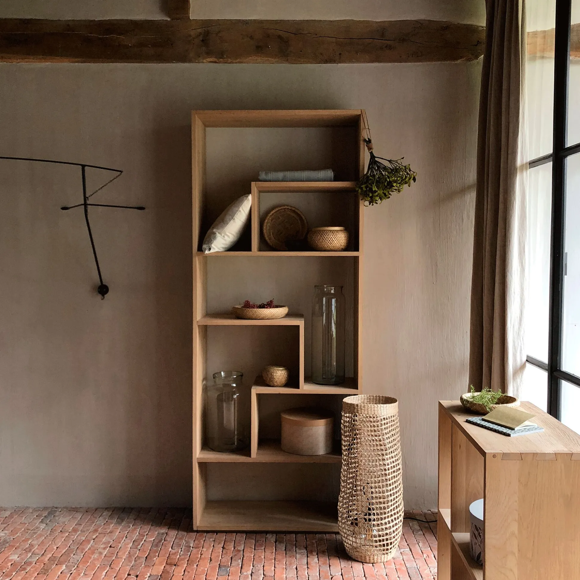 Étagère en chêne forme destructurée - bois clair