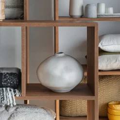 Étagère en forme déstructurée en chêne massif - bois foncé